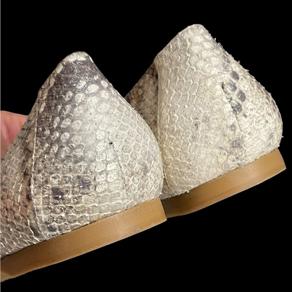 Stuart Weitzman Snakeskin Flats Size 7.5 M - Picture 10 of 15